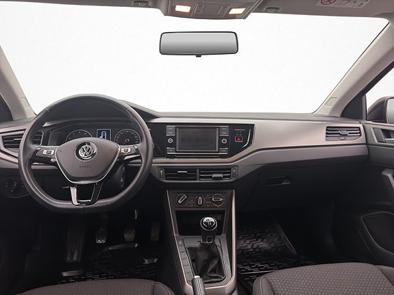 Volkswagen Polo 18 of 26