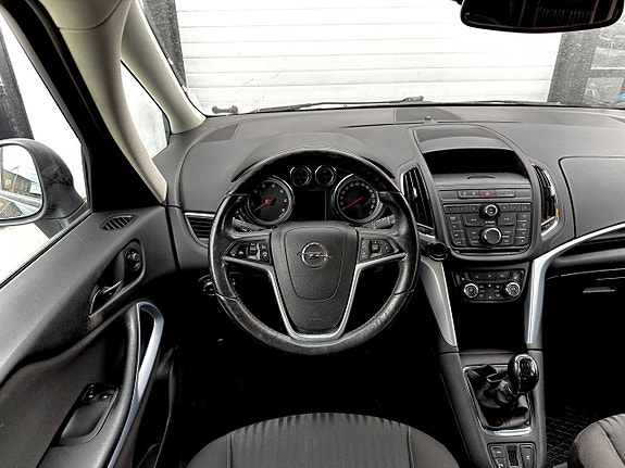 Opel Zafira Tourer 8 of 12