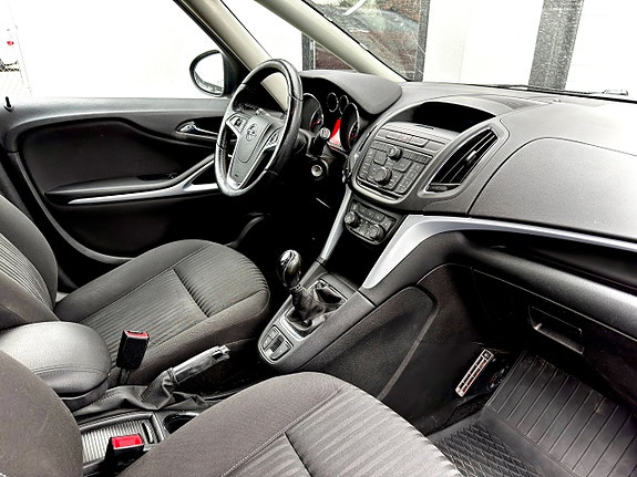 Opel Zafira Tourer 10 of 12
