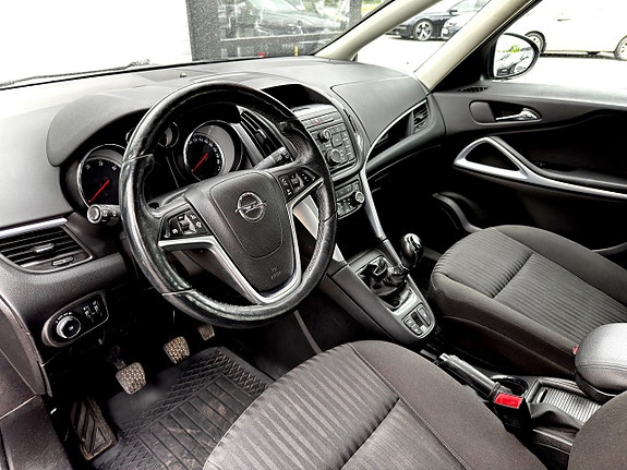 Opel Zafira Tourer 9 of 12