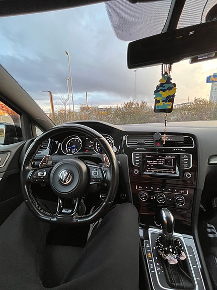 Volkswagen Golf VII 7 of 17