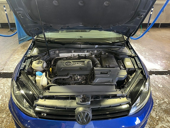 Volkswagen Golf VII 16 of 17