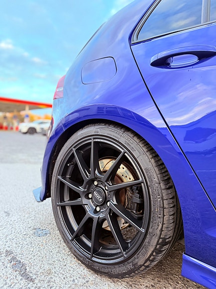 Volkswagen Golf VII 4 of 17