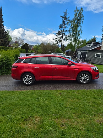 Renault Megane IV 3 of 5