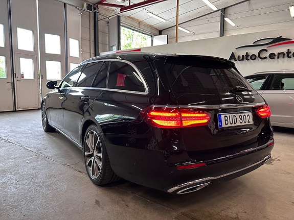 Mercedes-Benz E220 6 of 14