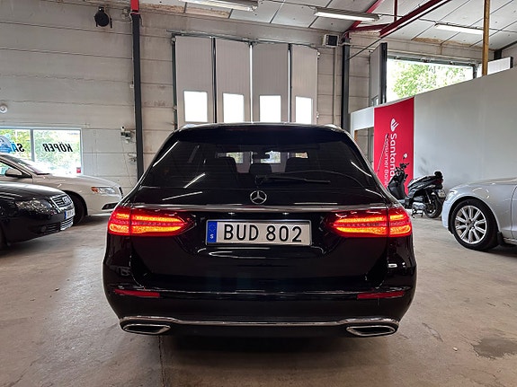 Mercedes-Benz E220 5 of 14