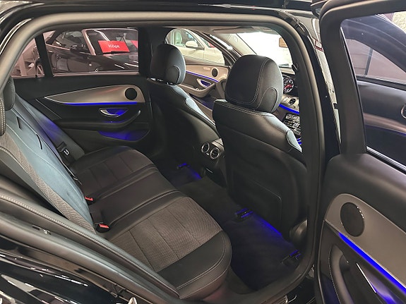 Mercedes-Benz E220 10 of 14