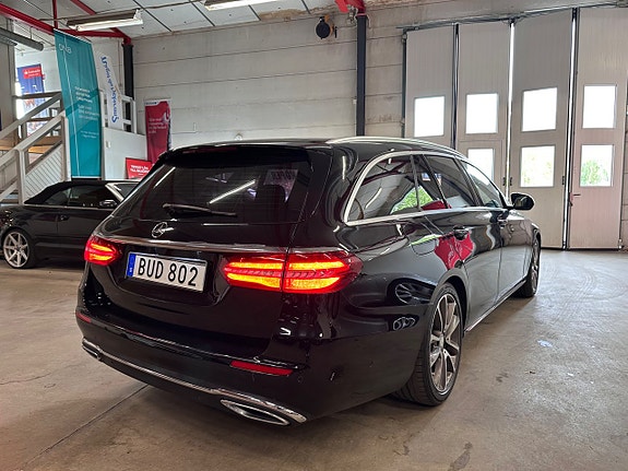Mercedes-Benz E220 4 of 14