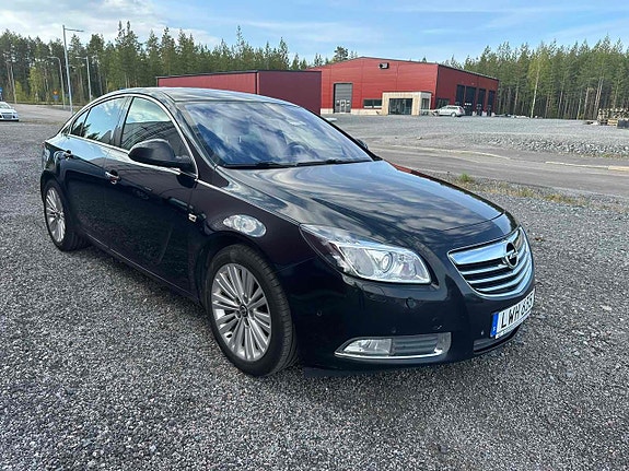 Opel Insignia 2 of 5