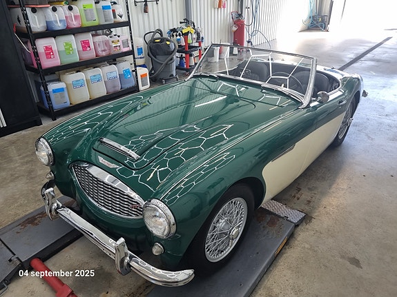 Austin Healey 100/6 2 of 5