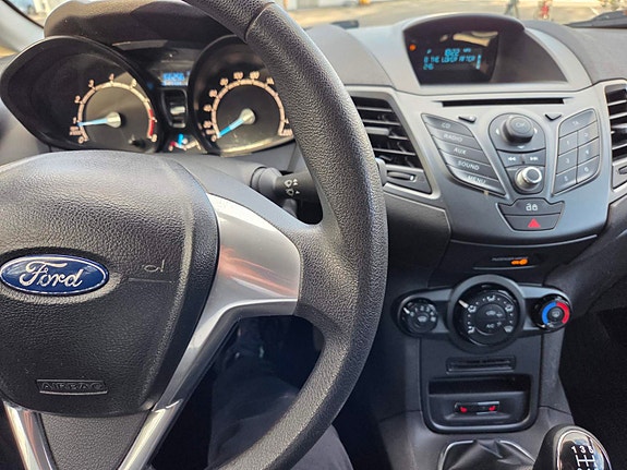 Ford Fiesta 7 of 8