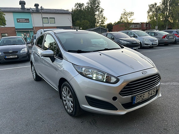 Ford Fiesta 5 of 8