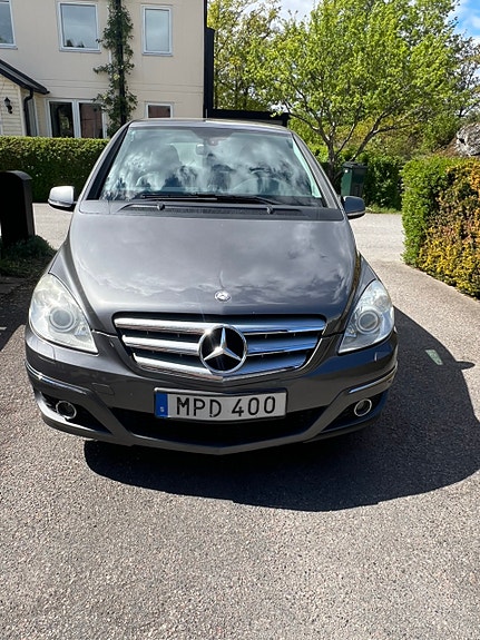 Mercedes-Benz B180 5 of 5