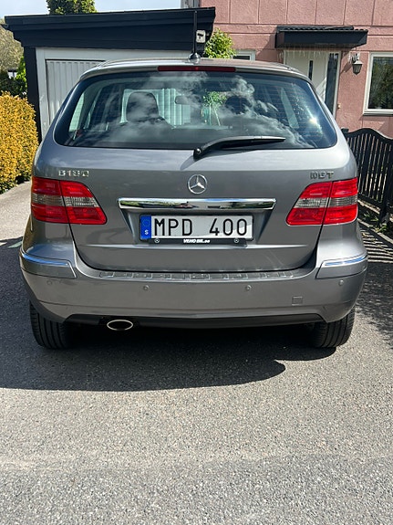 Mercedes-Benz B180 3 of 5