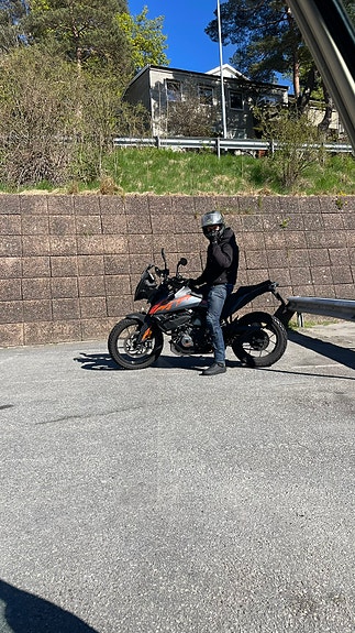 KTM 390 ADV. BLACK A2 4 of 5