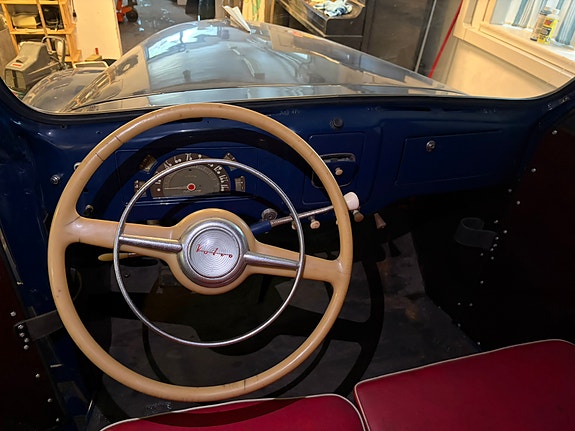 Volvo PV 7 of 18