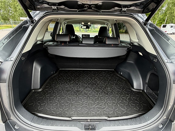 Toyota RAV4 13 of 13