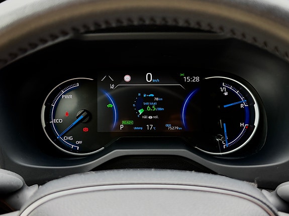 Toyota RAV4 10 of 13