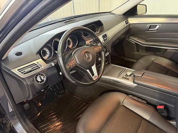 Mercedes-Benz E220 6 of 11