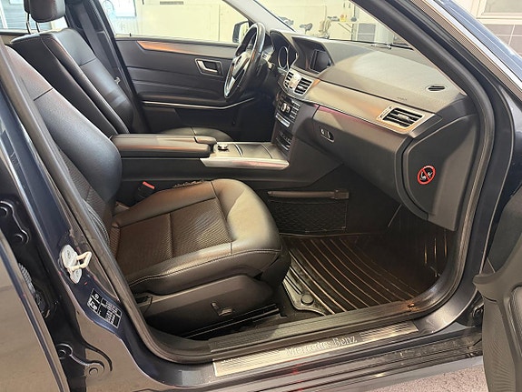 Mercedes-Benz E220 9 of 11
