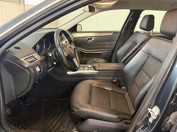 Mercedes-Benz E220 7 of 11