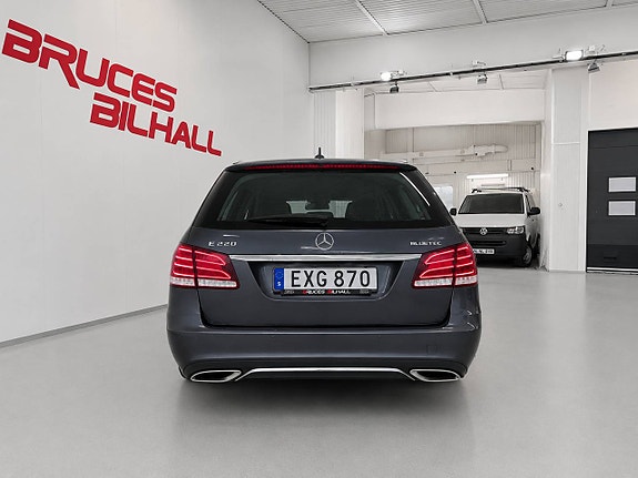 Mercedes-Benz E220 3 of 11