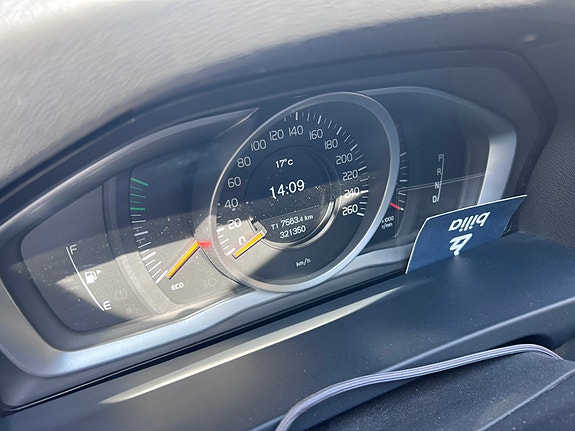 Volvo V60 6 of 8