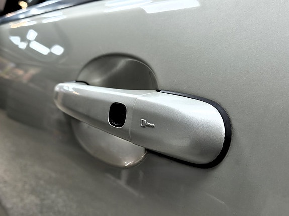 Jaguar XF 8 of 30