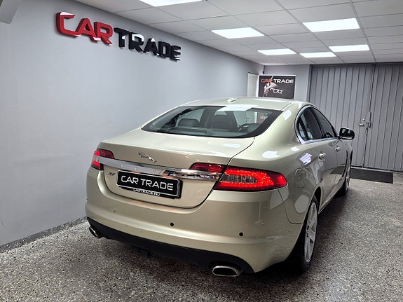 Jaguar XF 6 of 30