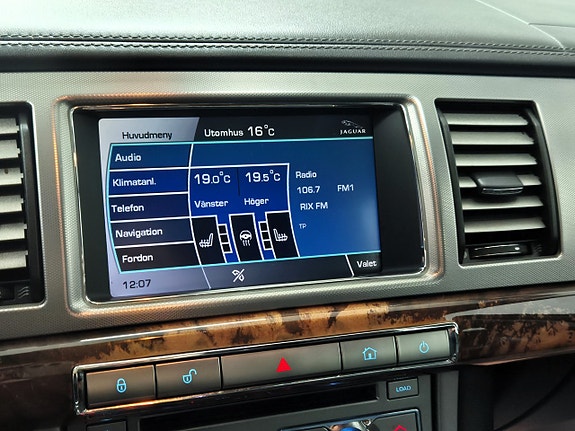 Jaguar XF 21 of 30