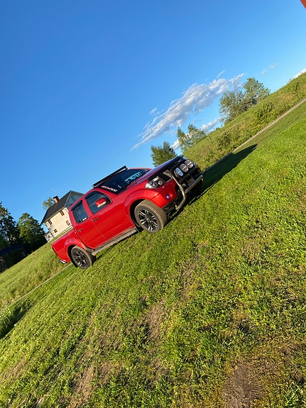 Nissan Navara 2 of 10