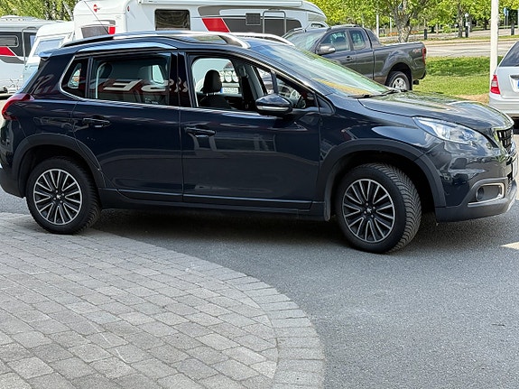 Peugeot 2008 3 of 5
