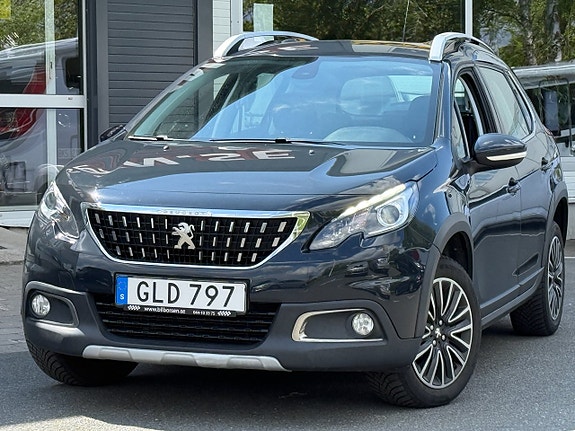 Peugeot 2008 2 of 5