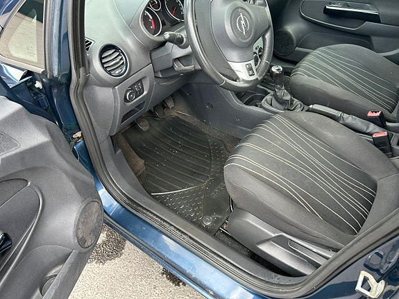 Opel Corsa 11 of 15