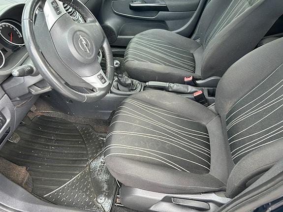 Opel Corsa 12 of 15