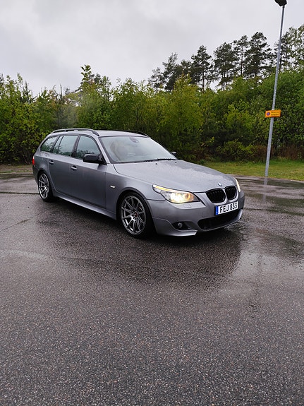 BMW 530i 2 of 5