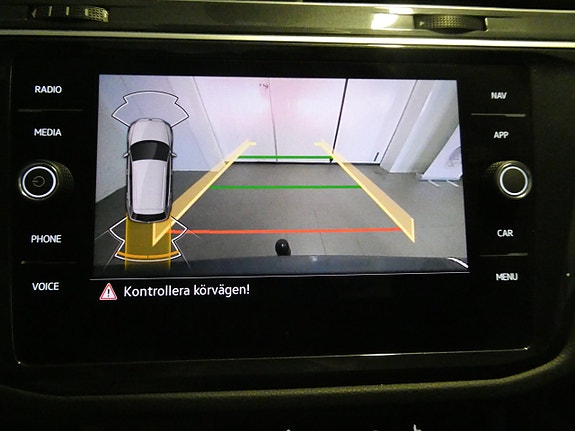Volkswagen Tiguan 15 of 21