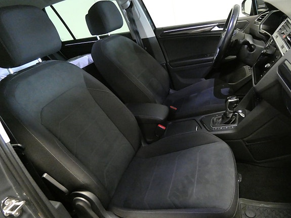 Volkswagen Tiguan 12 of 21