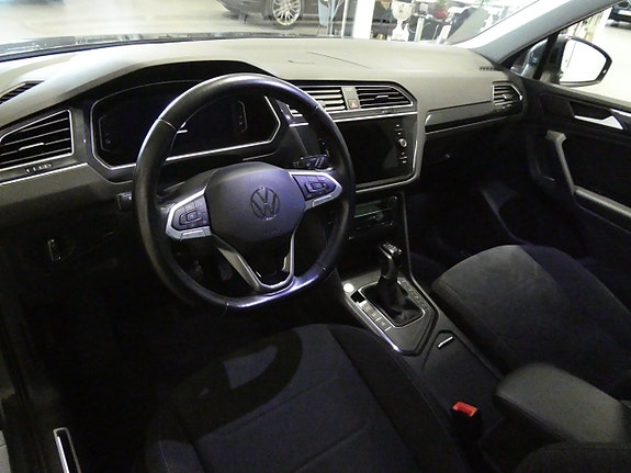 Volkswagen Tiguan 10 of 21