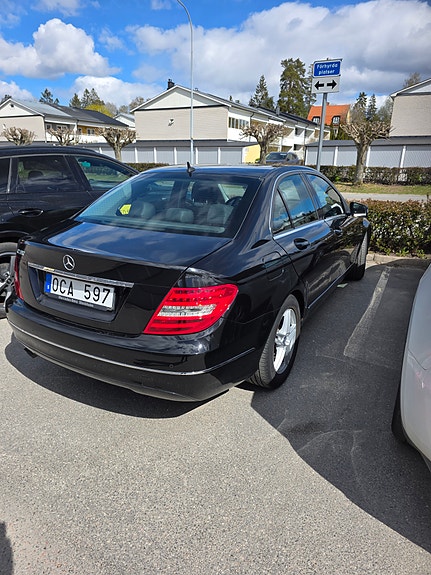 Mercedes-Benz C180 2 of 5