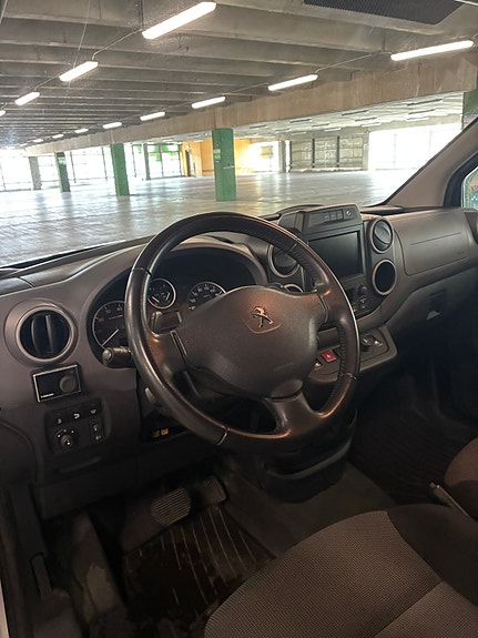 Peugeot Partner 8 of 10