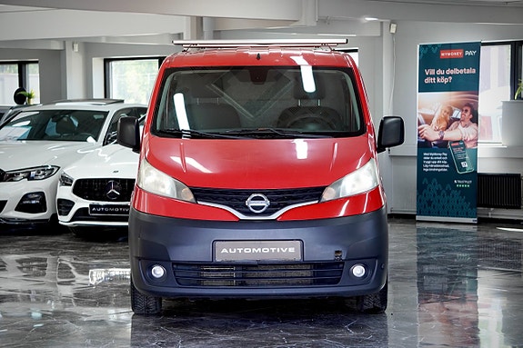 Nissan NV200 2 of 5