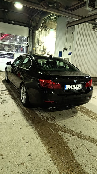 BMW 520d 3 of 5