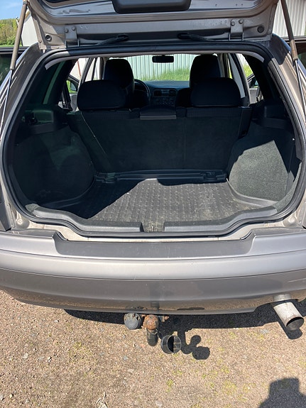 Volvo V40 4 of 5