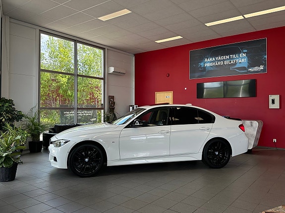 BMW 320d 4 of 5