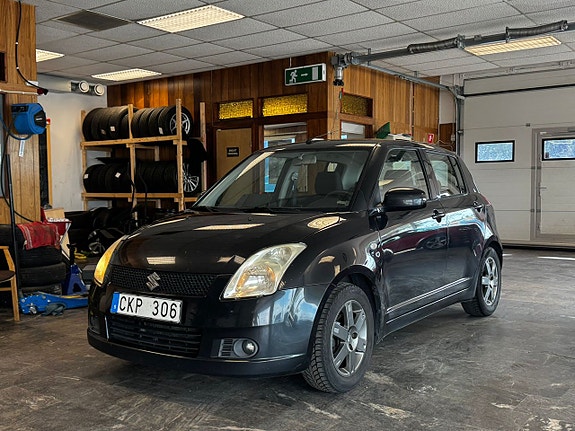 Suzuki Swift 3 of 5