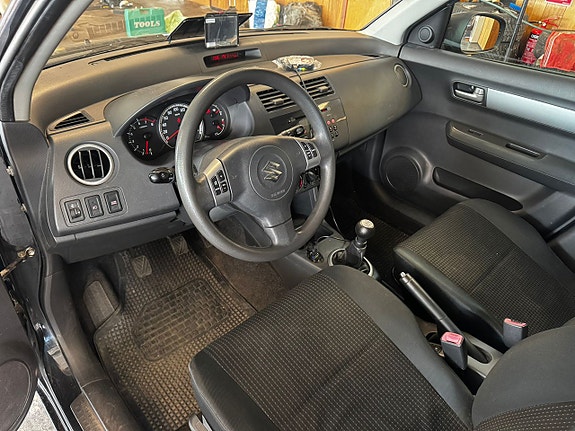 Suzuki Swift 4 of 5