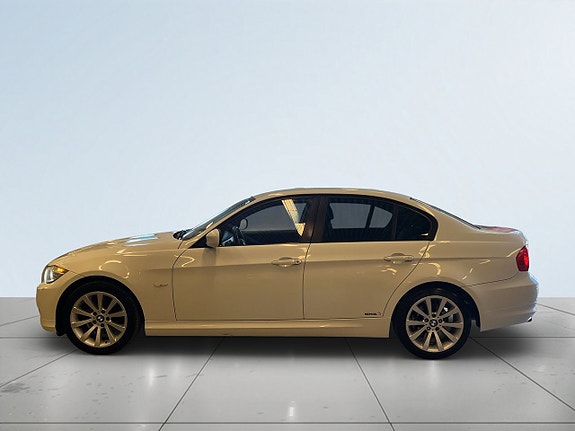 BMW 320d 4 of 5
