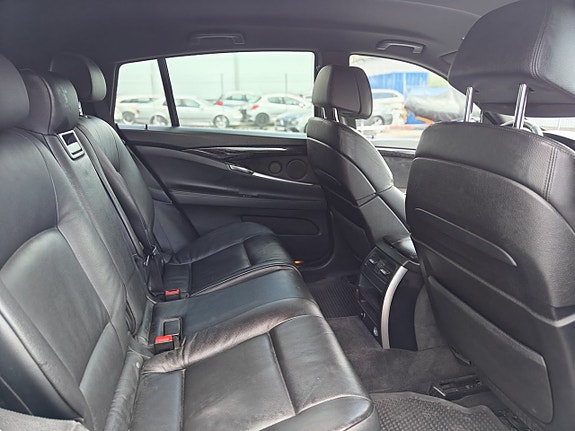 BMW 530xd 12 of 12