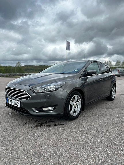Ford Focus 2 of 5
